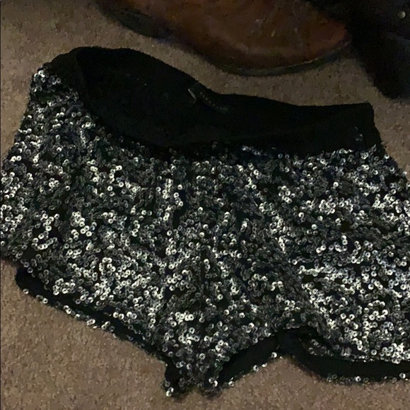 Zara Basic sequin shorts - Picture 1 of 3